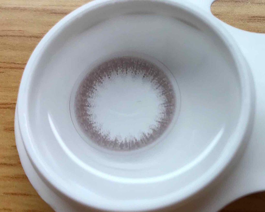 エルージュ 2weeks/éRouge/２週間（２WEEKS）カラコンを使ったクチコミ（1枚目）