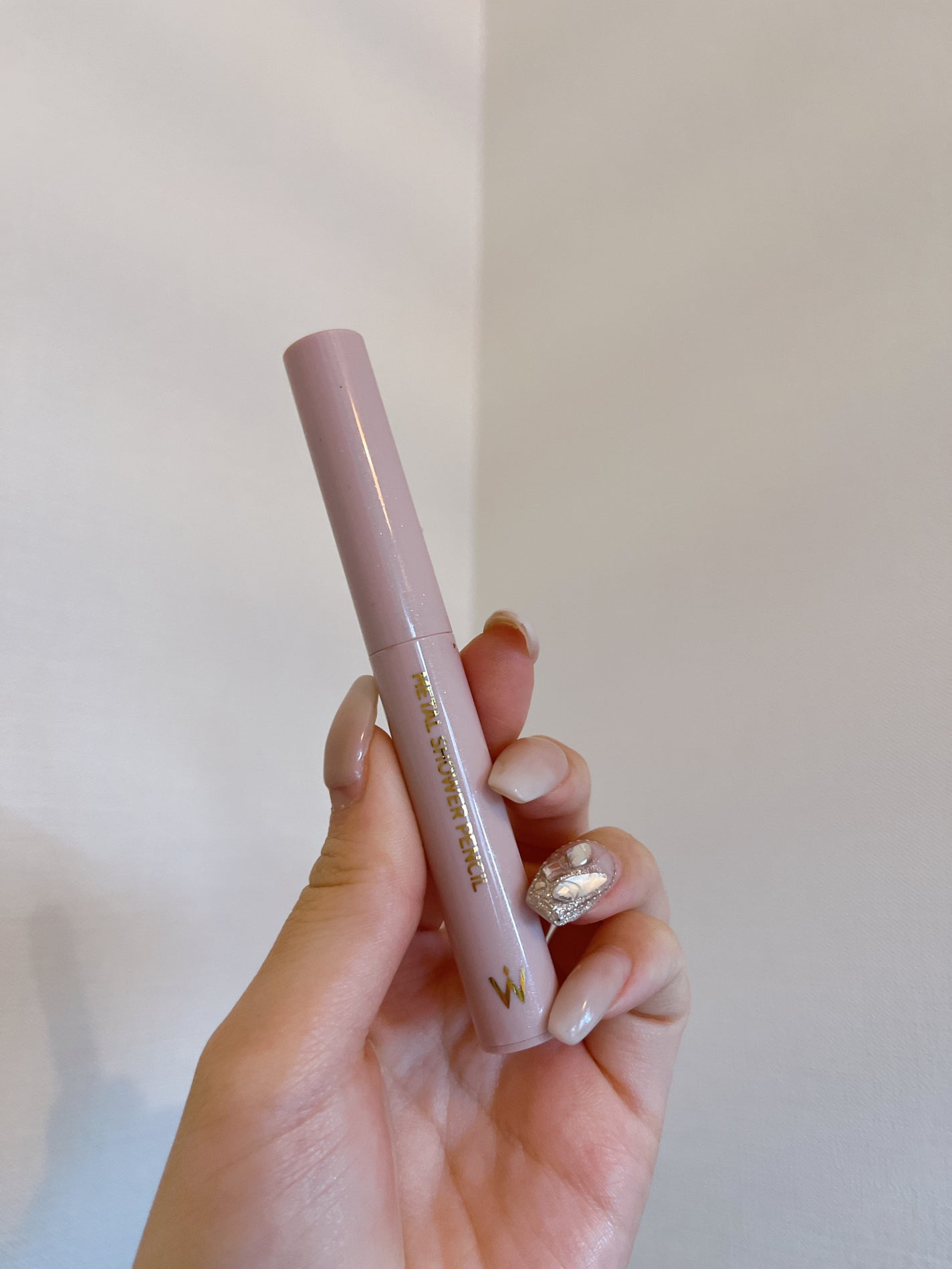 ウォンジョンヨ メタルシャワーペンシル/Wonjungyo/スティックアイシャドウを使ったクチコミ(2枚目)