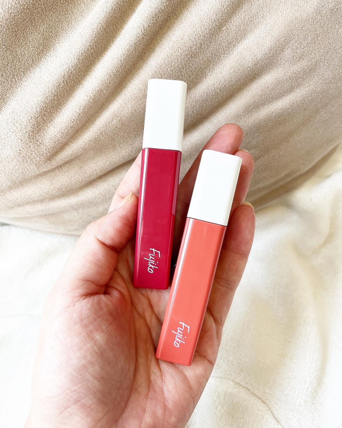 ＼プランプ効果ありティントリップ／

♡#Fujiko
#プランピーリップ
#独占欲 01 #羨望 02


ニュアンスリップティントも大好きで定番ほぼ持っておりますが、こちらも迷わず2色買い🫶🏻

どちらもとても可愛かった🕊

01