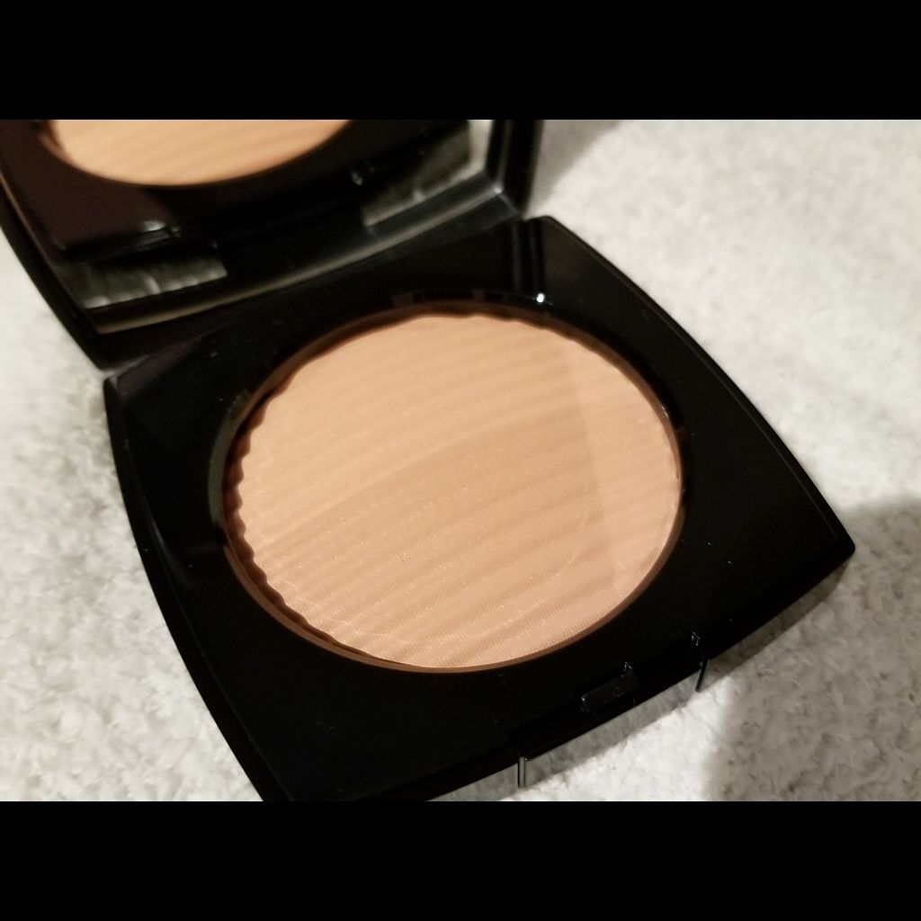 レ ベージュ プードゥル ベル ミン アンソレイエ/CHANEL/プレストパウダーを使ったクチコミ（3枚目）