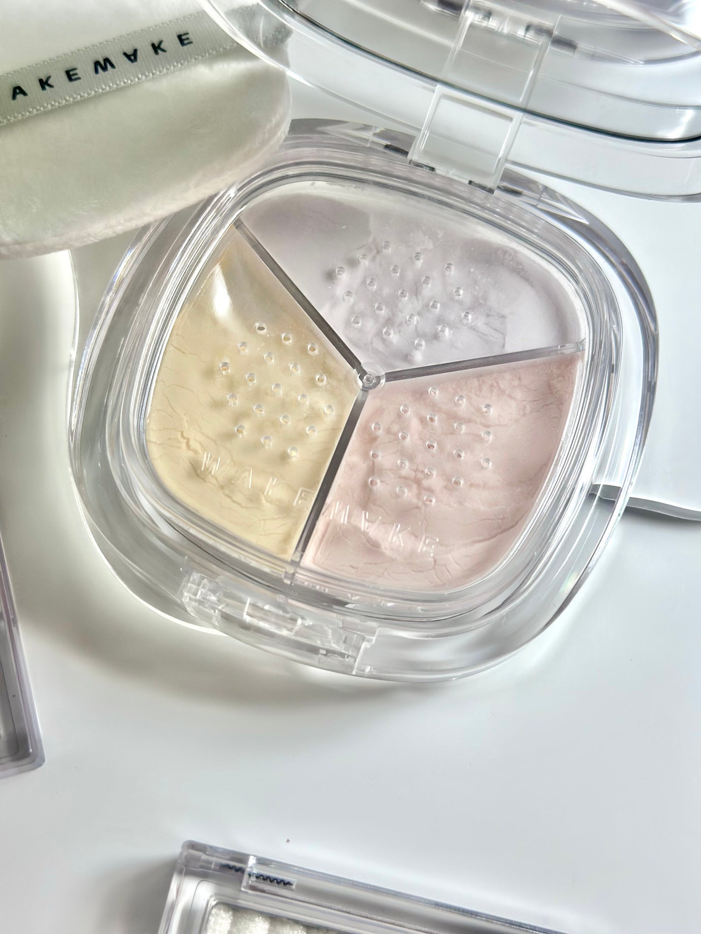 ソフトブラーリングアイパレット/wakemake/アイシャドウパレットを使ったクチコミ(4枚目)