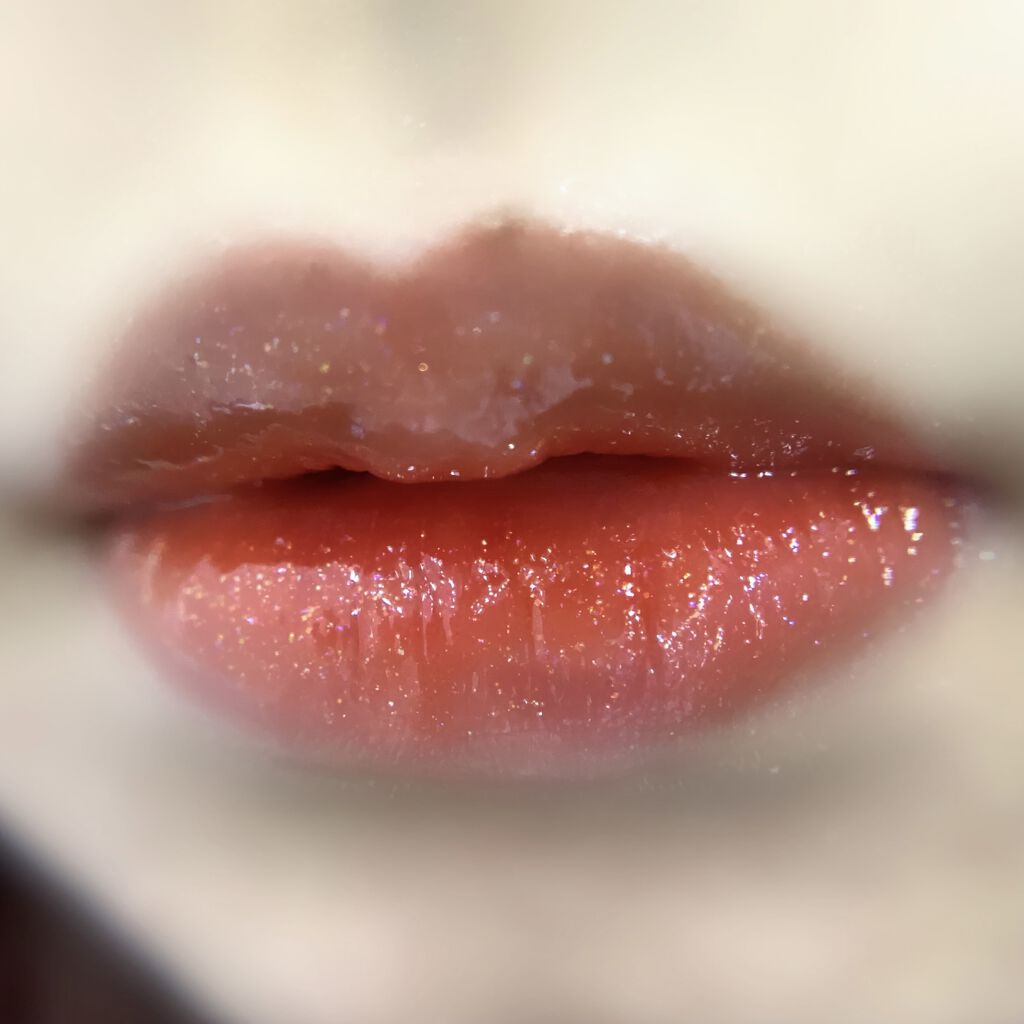 メスメリック グラスリップオイル/CHICCA/リップグロスを使ったクチコミ（2枚目）