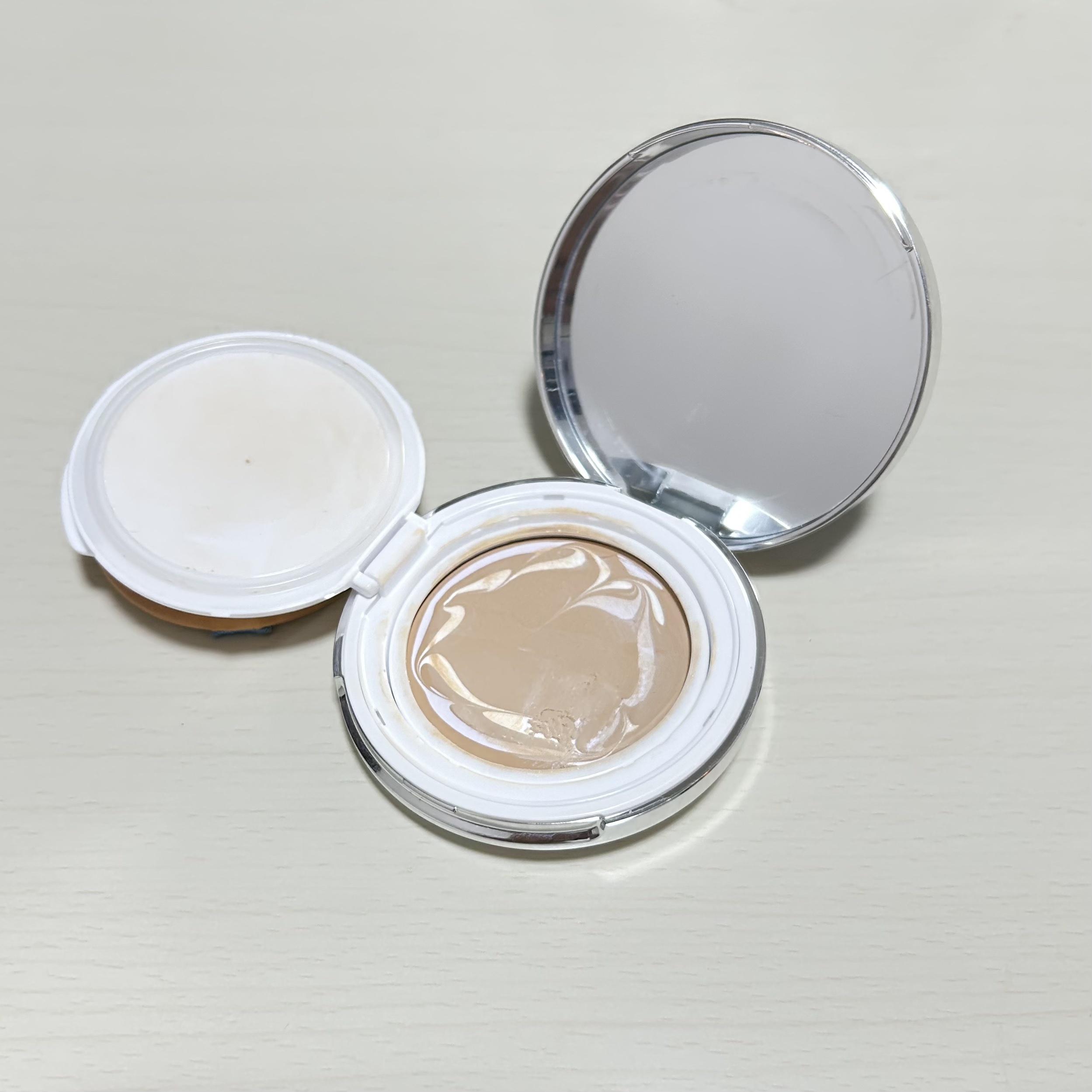 玉養桃花 ルースパウダー/花西子/ルースパウダーを使ったクチコミ（2枚目）