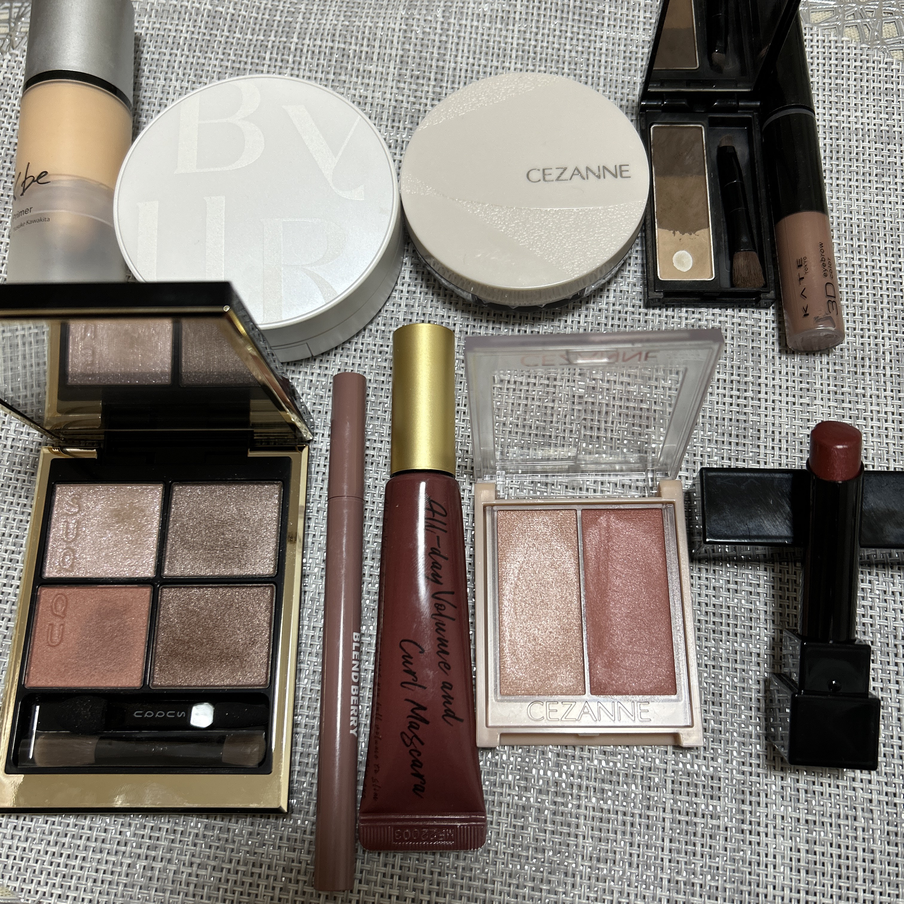 ケイト デザイニングアイブロウ3D/KATE/パウダーアイブロウを使ったクチコミ（2枚目）