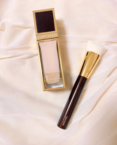 シェイド アンド イルミネイト ソフト ラディアンス ファンデーション SPF 50 2.0 バフ/TOM FORD BEAUTY/リキッドファンデーションを使ったクチコミ（1枚目）