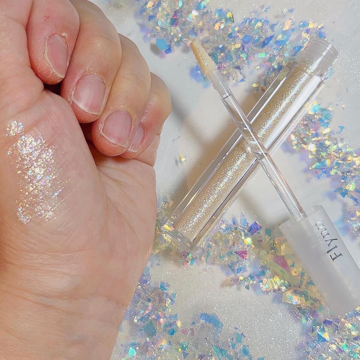 ライトキャッチャーリキッドグリッター 04 アイボリーライト/Flynn/グリッターを使ったクチコミ（2枚目）