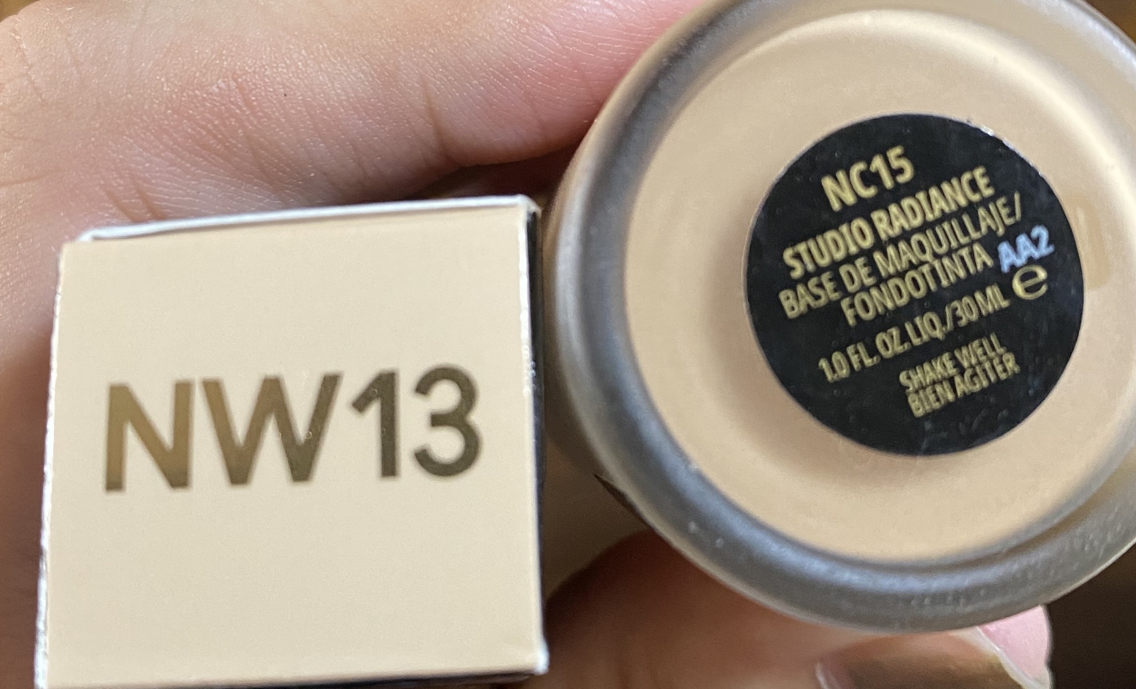 スタジオ ラディアンス セラム ファンデーション NC15/M・A・C/リキッドファンデーションを使ったクチコミ（2枚目）