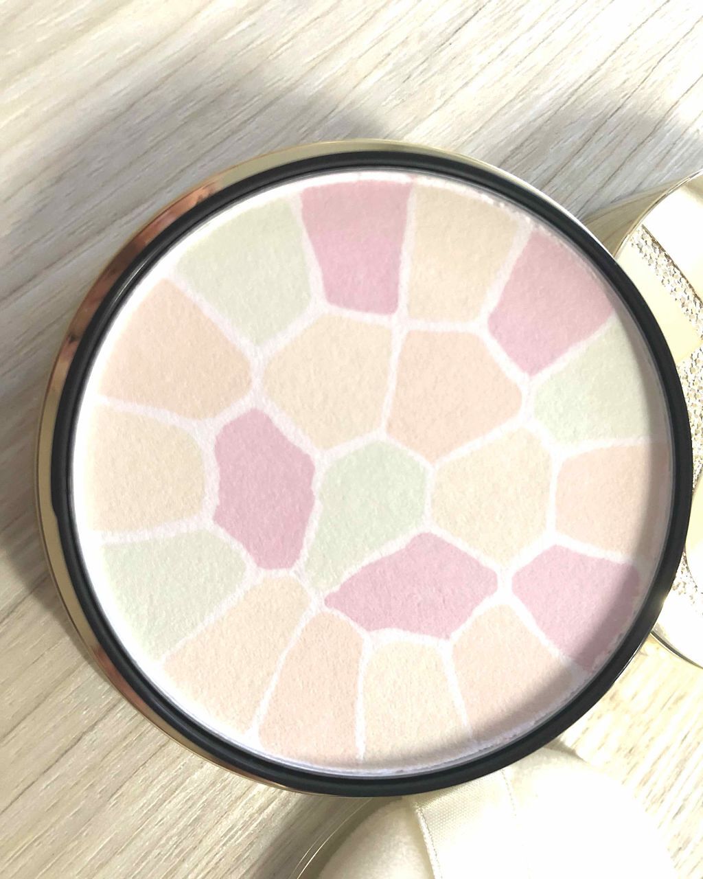 エレガンス ラ プードル オートニュアンス リクスィーズ/Elégance/プレストパウダーを使ったクチコミ（2枚目）