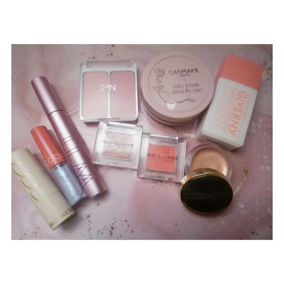 グレーズドシーンリップスティック #2 カウントオン/BROOKESIA/口紅を使ったクチコミ（2枚目）