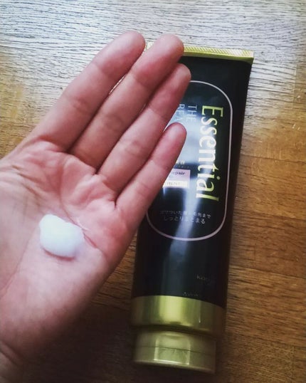 THE BEAUTY 髪のキメ美容プレミアムトリートメント<モイストリペアプレミアム>/エッセンシャル/洗い流すヘアトリートメントを使ったクチコミ(2枚目)