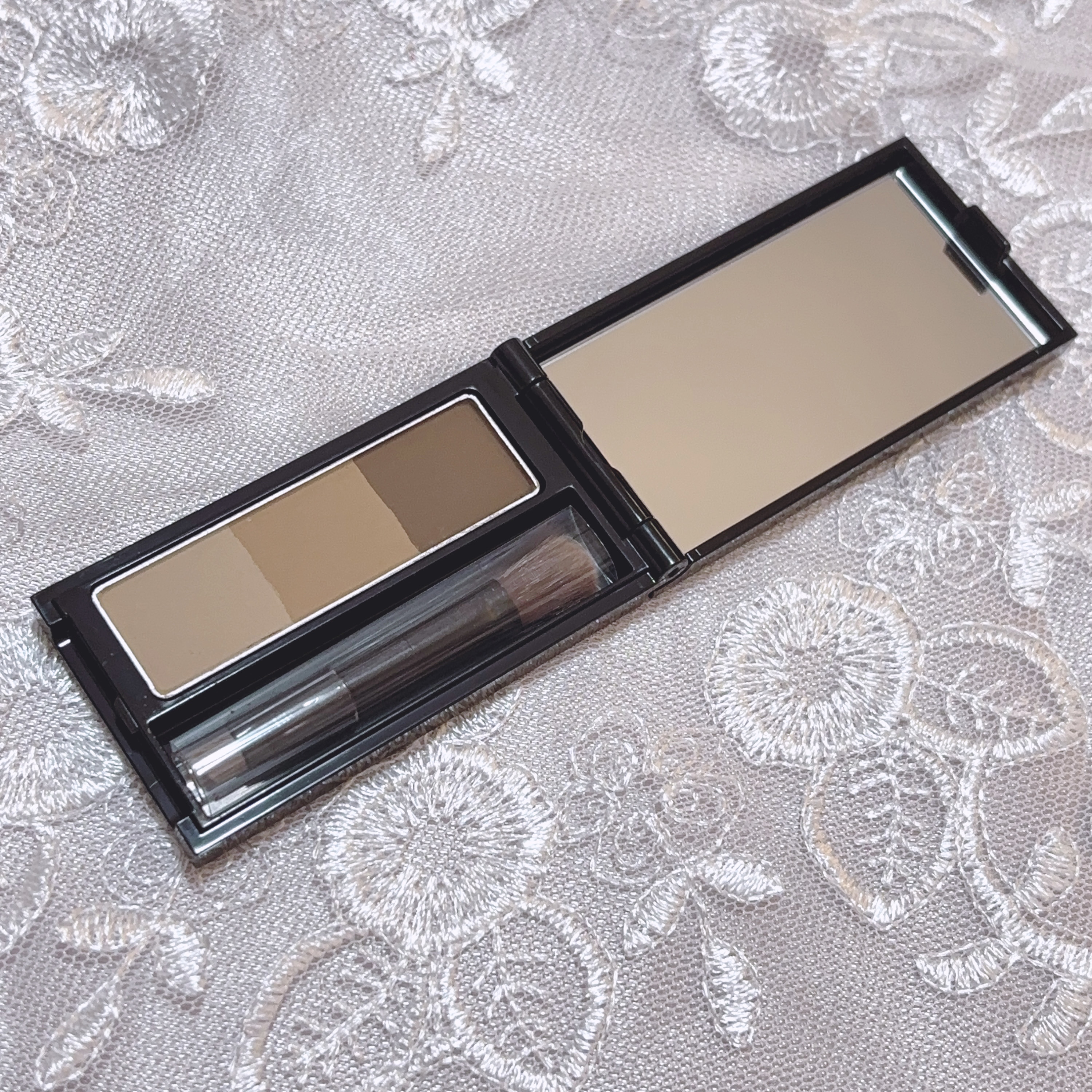 ケイト デザイニングアイブロウ3D/KATE/パウダーアイブロウを使ったクチコミ（3枚目）