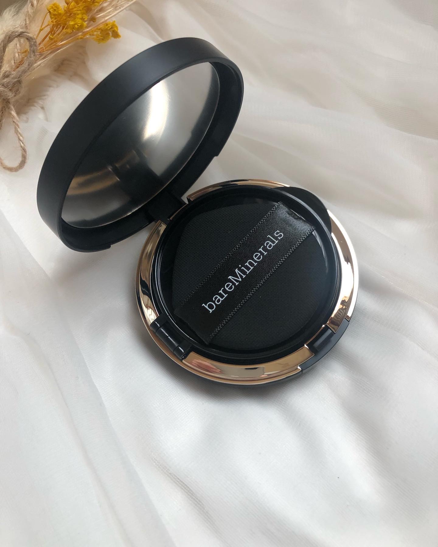 オリジナル ピュア セラム カバーアップ クッション/bareMinerals/クッションファンデーションを使ったクチコミ（2枚目）