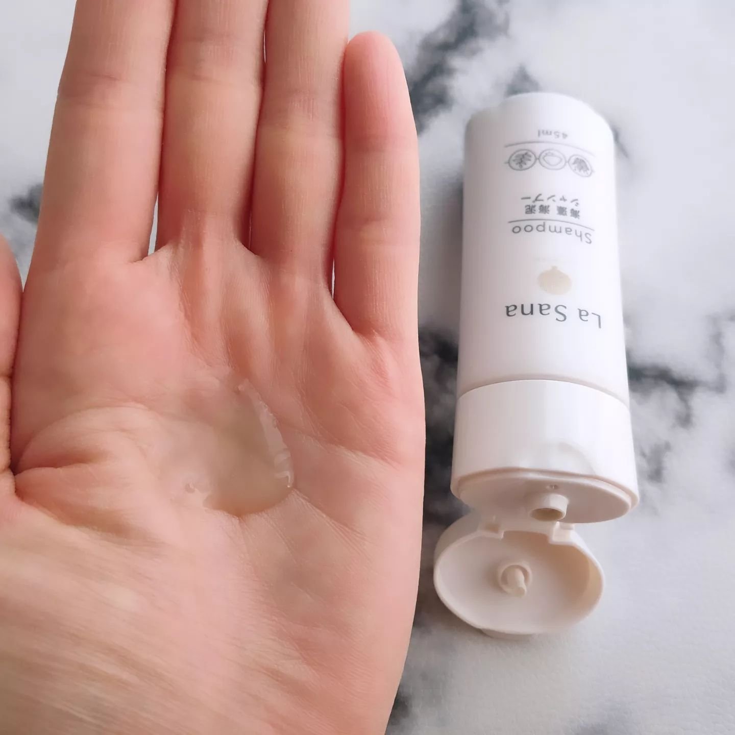 海藻 ヘア エッセンス しっとり/ラサーナ/ヘアオイルを使ったクチコミ（2枚目）