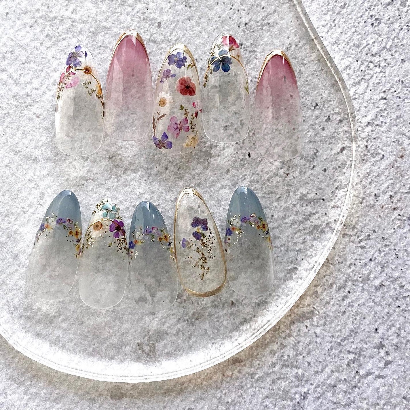 naomi on LIPS 「フレンチシリーズ💓ルミ先生のクリアに使ってるのが好き過ぎて参考..」(1枚目)