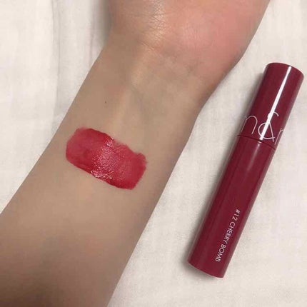 ジューシーラスティングティント/rom&nd/リップティントを使ったクチコミ(2枚目)