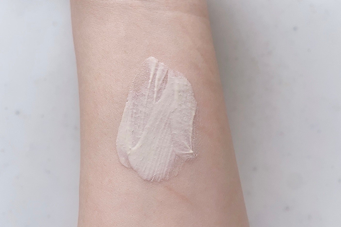 ミネラルインナートリートメントベース/エトヴォス/化粧下地を使ったクチコミ(2枚目)