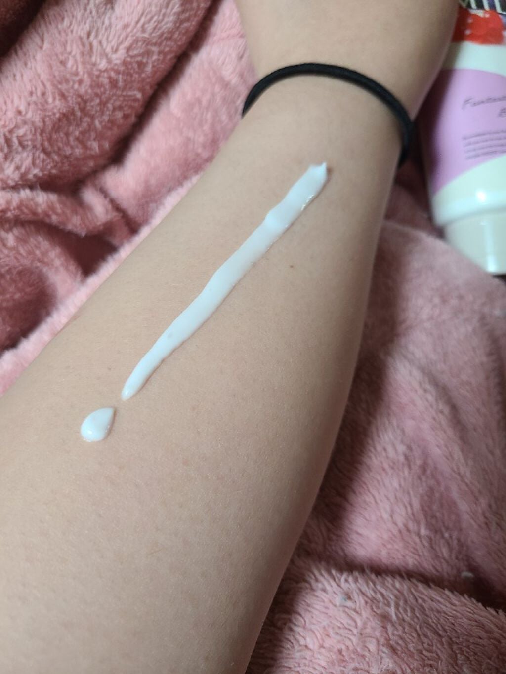 ボディミルク ファインアップル&ガーデニアの香り/アロマリゾート/ボディミルクを使ったクチコミ(4枚目)