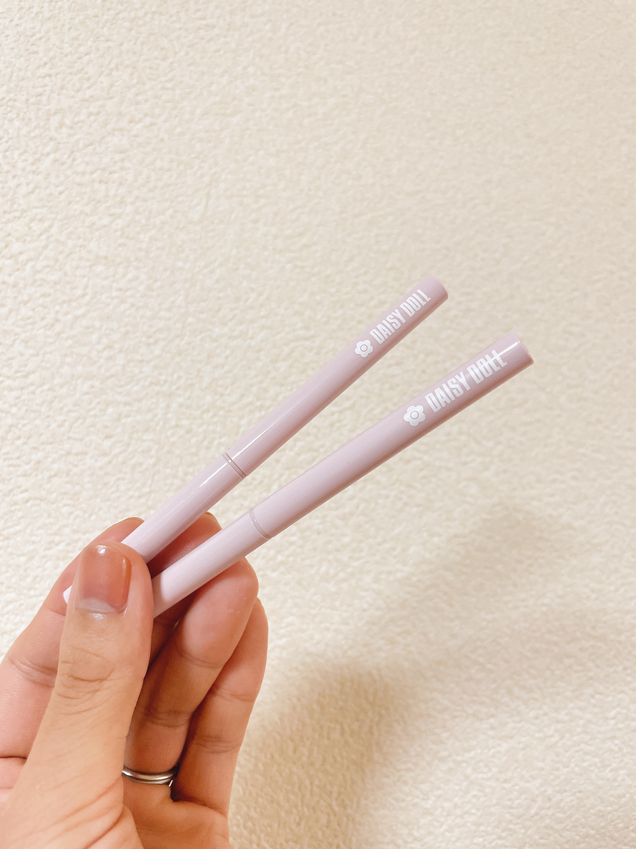 デイジードール クリーミーライナー 04 オリーブブラウン 〈ラメタイプ〉/DAISY DOLL by MARY QUANT/ペンシルアイライナーを使ったクチコミ（2枚目）