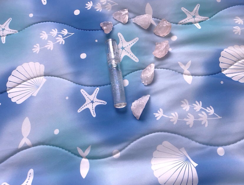 .꒰ঌ莉奈໒꒱ on LIPS 「これが好きなコスメ!最後のは、リップ塗ったあとに塗るとラメラメ..」(4枚目)