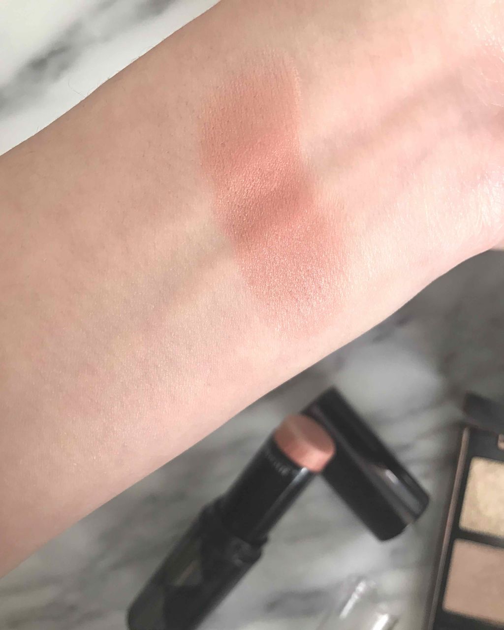 ESPRIQUE メルティフィックス チークのクチコミ「今日のメイクは季節を問わないブラウンフェイス❤️


使用アイテム🔻🔻🔻

●トムフォード
ゴ.....」（2枚目）