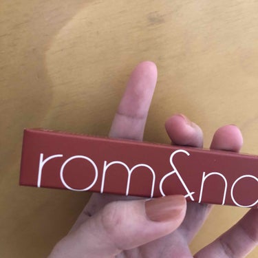 rom&nd 

プチプラでこのクオリティ！！！
買うしかないです！！！

以前からネットで見て気になっていた
rom&ndのティントです
たまたまplazaに行く機会があったので
購入してみました🥰
