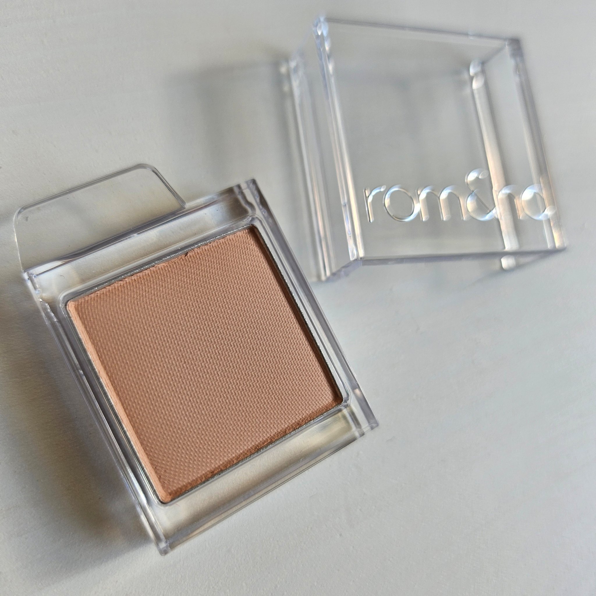 スライドインシングル/rom&nd/単色アイシャドウを使ったクチコミ（2枚目）