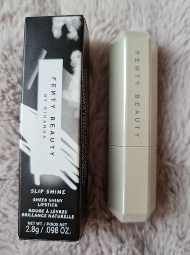 FENTY BEAUTY BY RIHANNA Slip Shine Lipstickのクチコミ「Fenty beautyのリップを買ってきました！
Slip shine sheer lips.....」（1枚目）