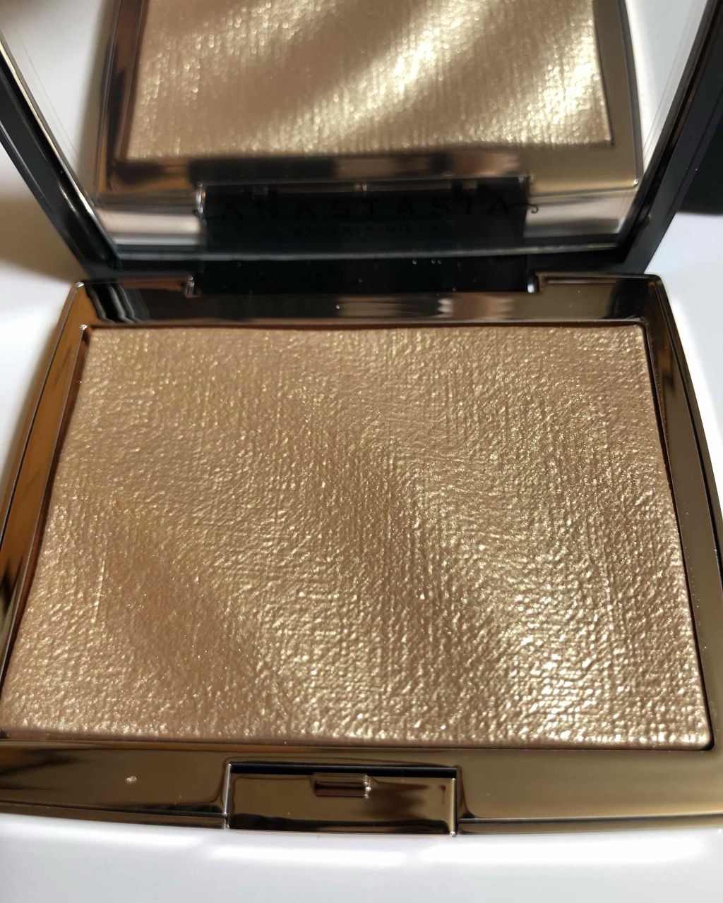 AMREZYハイライター/アナスタシア ビバリーヒルズ/パウダーハイライトを使ったクチコミ(1枚目)