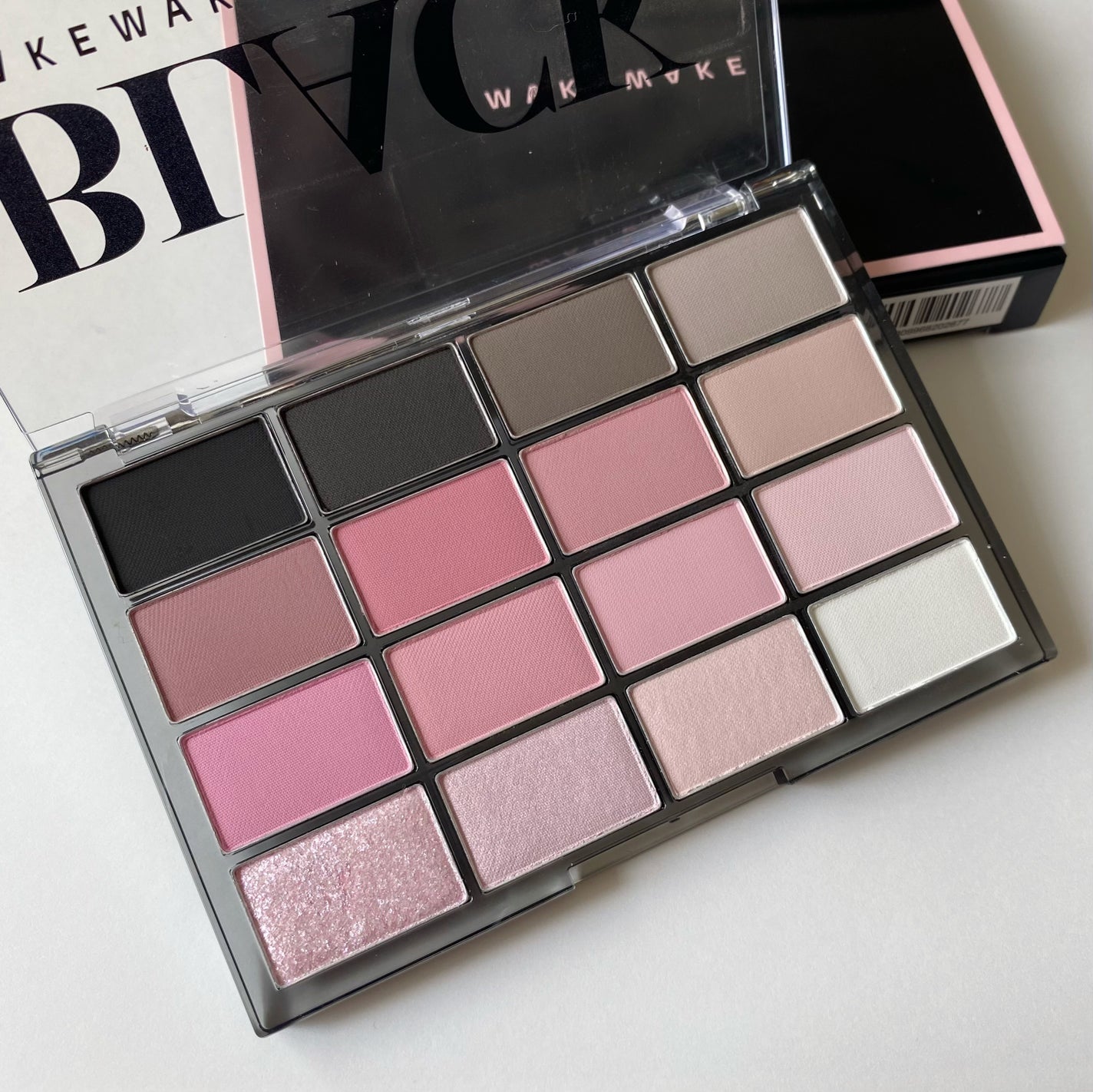 ソフトブラーリングアイパレット/wakemake/アイシャドウパレットを使ったクチコミ(5枚目)