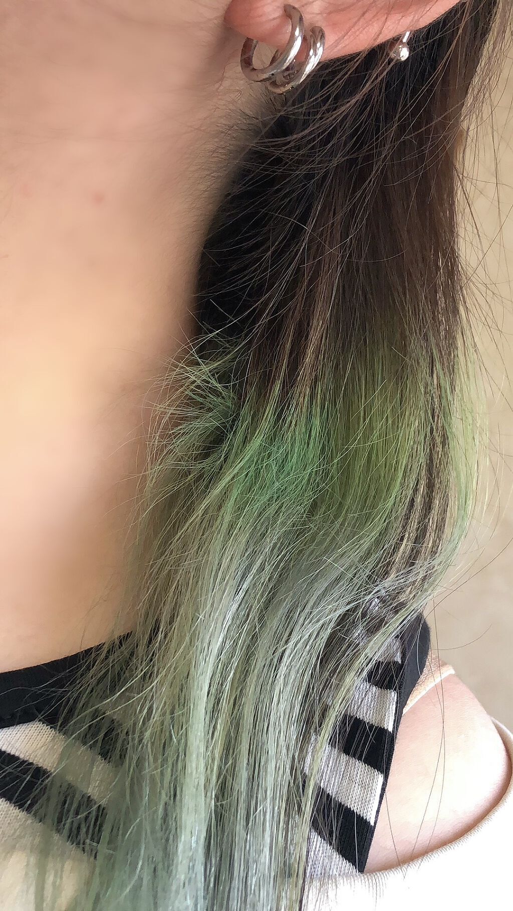 ヘアカラークリーム エレクトリックリザード Electric Lizard/マニックパニック/ヘアカラーを使ったクチコミ（2枚目）