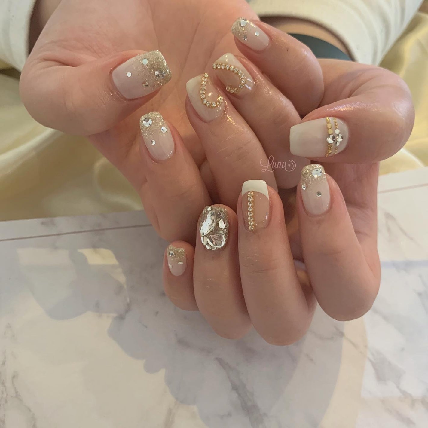 Iuna. Mizuki on LIPS 「.やりたいの詰め込み🤍🤍#nail#nailstagram#g..」(1枚目)