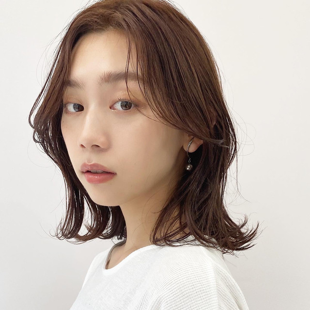 韓国風スタイルの女性