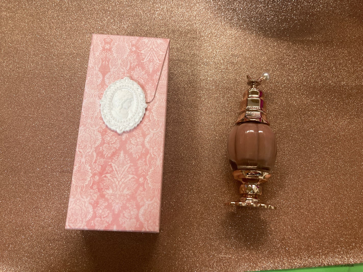 女王のカメオネイルカラー/COLORROSE/マニキュアを使ったクチコミ(1枚目)