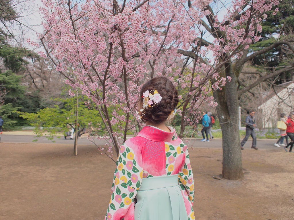 《振袖色別》久しぶりのみんなに会うから、気合いを。"一番可愛い"をGETする成人式メイクのサムネイル