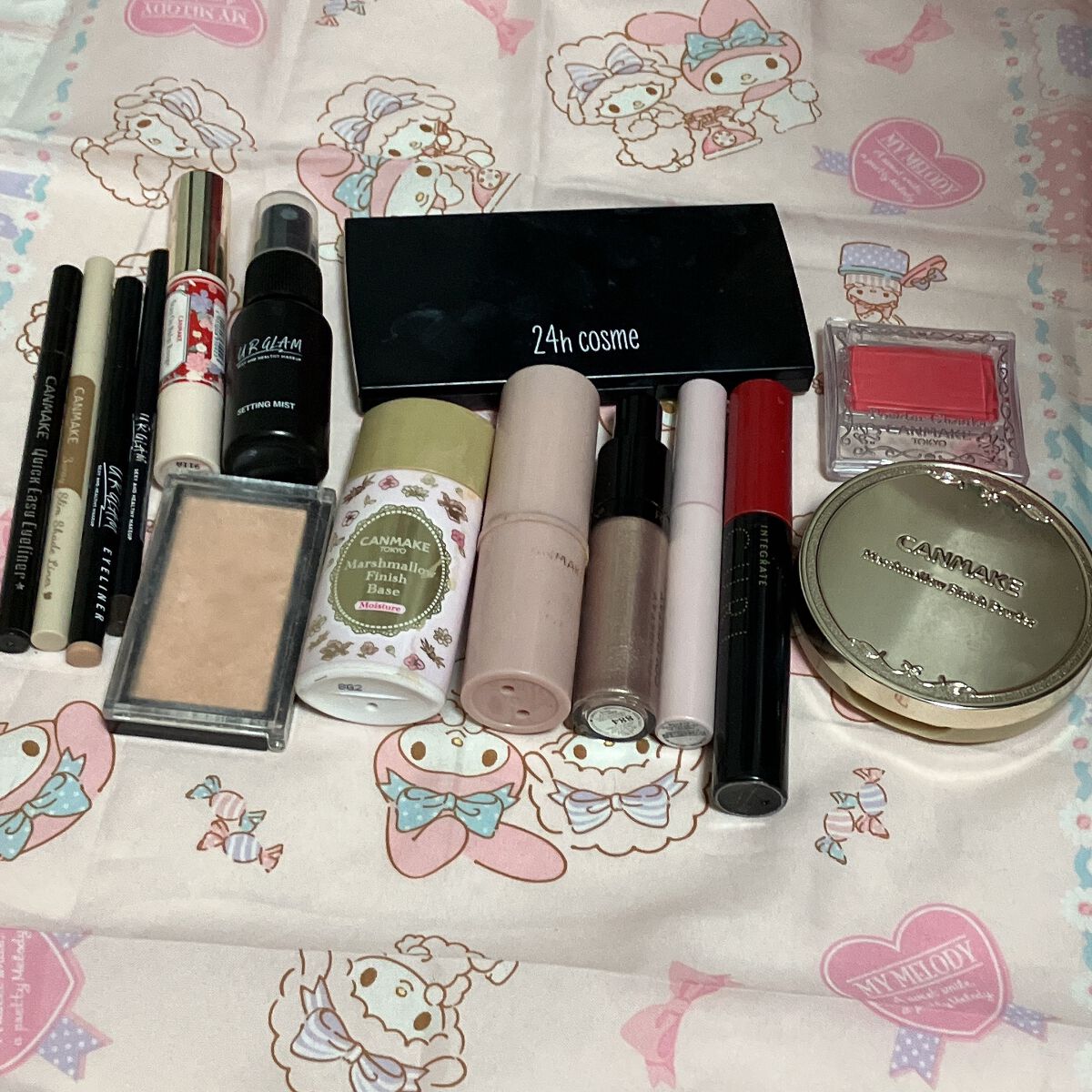 カラーステイ グリーミング アイズ リキッド シャドウ 884 ローズ ゴールド/REVLON/リキッドアイシャドウを使ったクチコミ（2枚目）