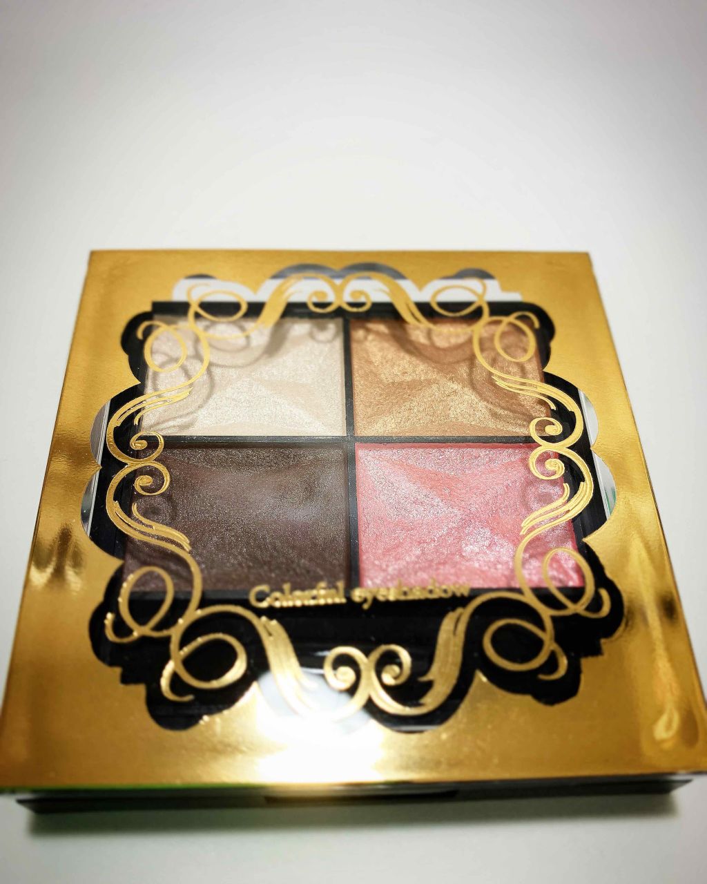 カラフルアイシャドウ/DAISO/アイシャドウパレットを使ったクチコミ(2枚目)