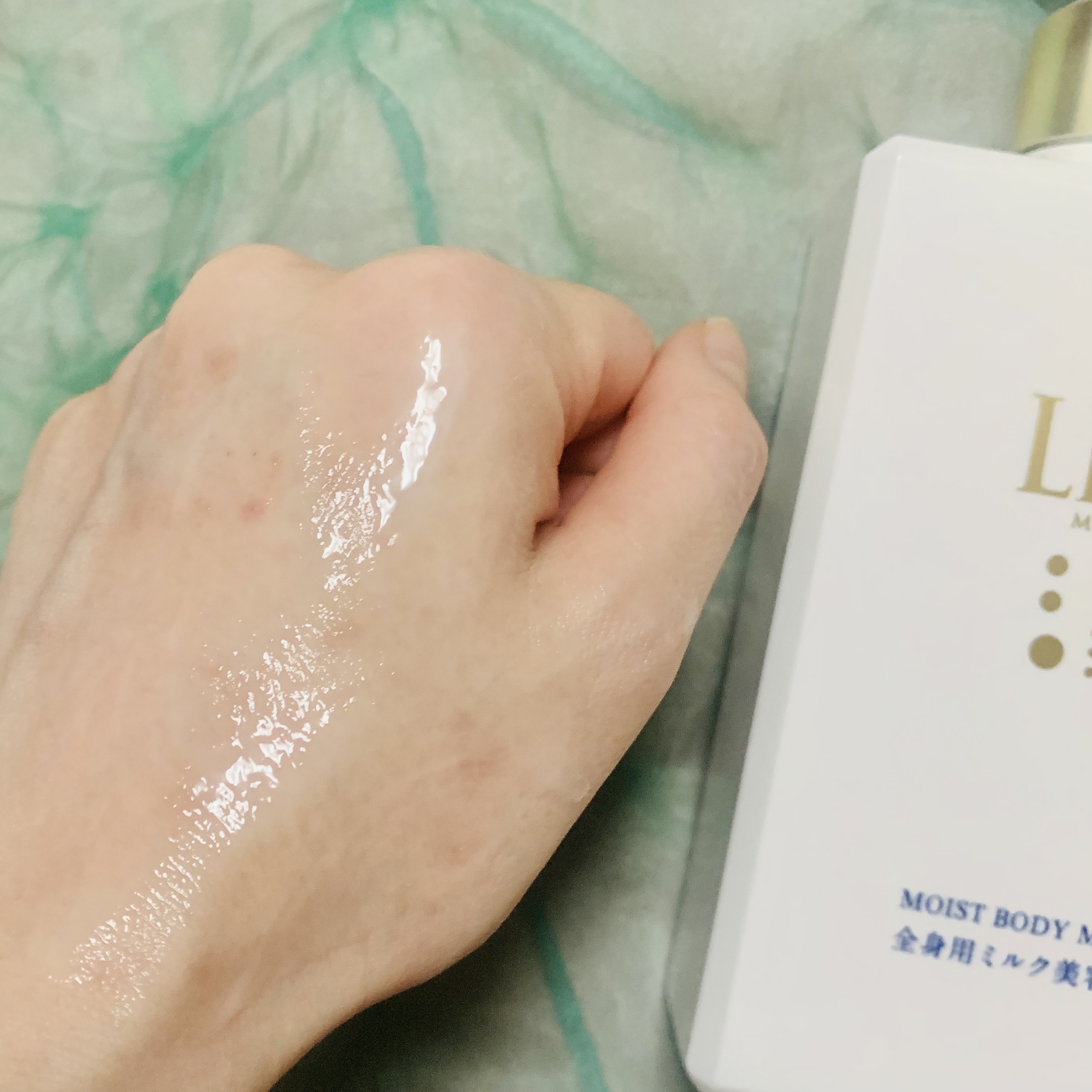 モイスト ボディミルク [全身用ミルク美容液] リラックスハーブの香り/リッツ/ボディミルクを使ったクチコミ（3枚目）