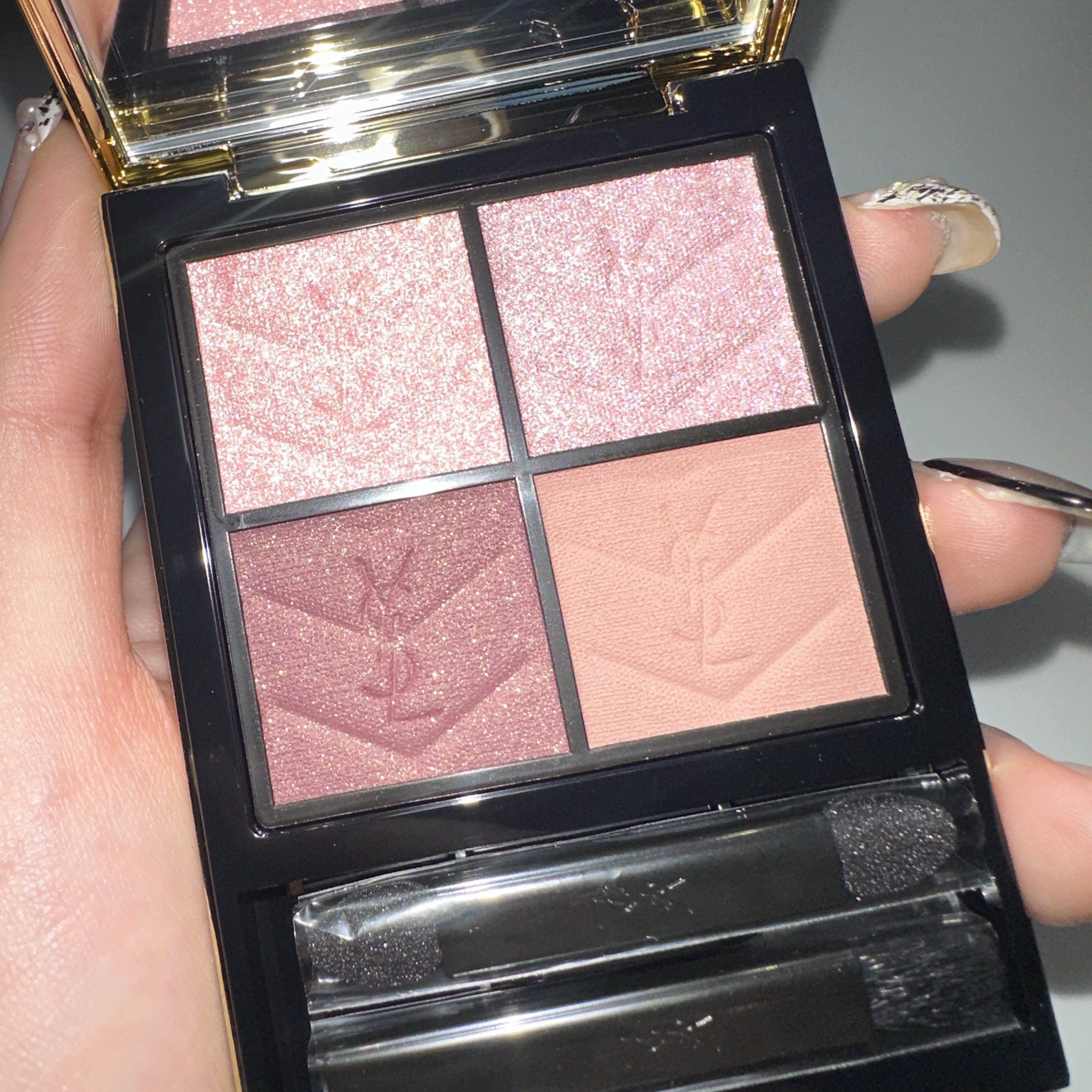 クチュール ミニ クラッチ/YVES SAINT LAURENT BEAUTE/アイシャドウパレットを使ったクチコミ（3枚目）