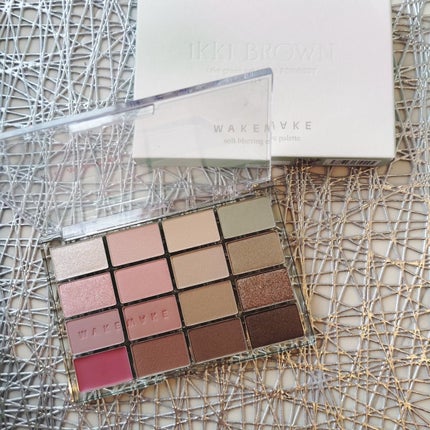 ソフトブラーリングアイパレット/wakemake/アイシャドウパレットを使ったクチコミ(2枚目)