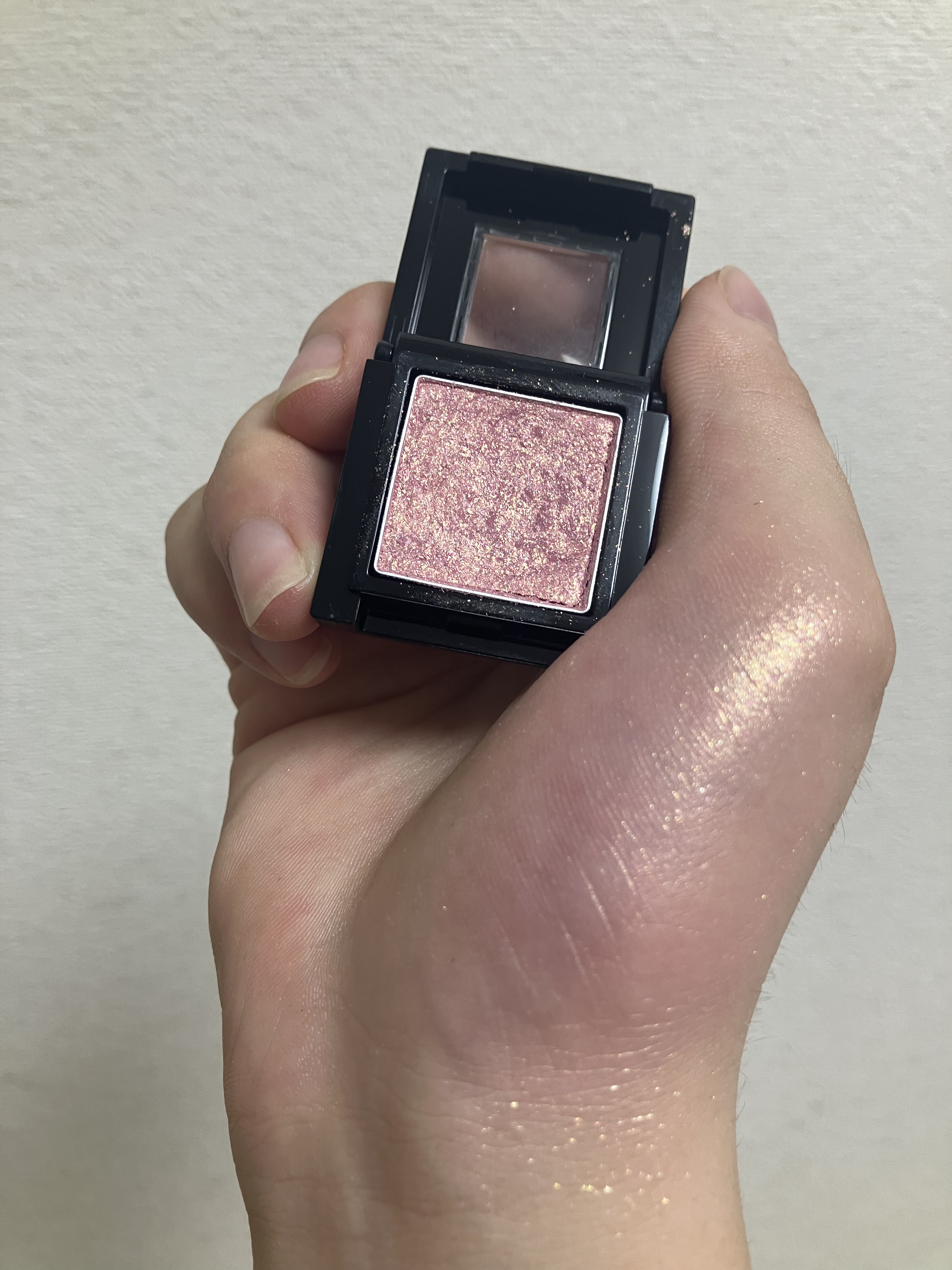 ヴィセ アヴァン シングルアイカラー 053 SHINE SHOCK/Visée/単色アイシャドウを使ったクチコミ（2枚目）