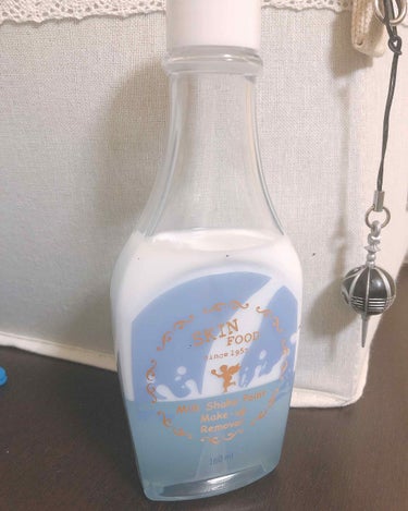 甘い香りのするポイントメイクアップリムーバー🍼

分離するので振って白くなってから使います。
振ってからまた分離する時間は一日半くらいだそうです。スキンフードのｶﾜｲｲ店員さんからの情報です😌

確かに