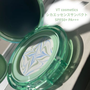 VT cosmetics
CICAエッセンスサンパクト
(Qoo10公式ストアにて1,232円で購入)


既存商品である、
ライトブルーのパッケージの
エッセンスサンパクトが大好きな為
こちらの新作も