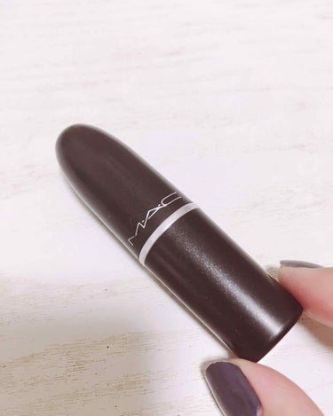 MAC マック
リップスティック [チリ] ¥3240(税込)

マットリップです！
マットリップをあまり持っていないので気になりMACで購入。
友達にもプレゼントであげたのですが私も欲しくなり買ってし