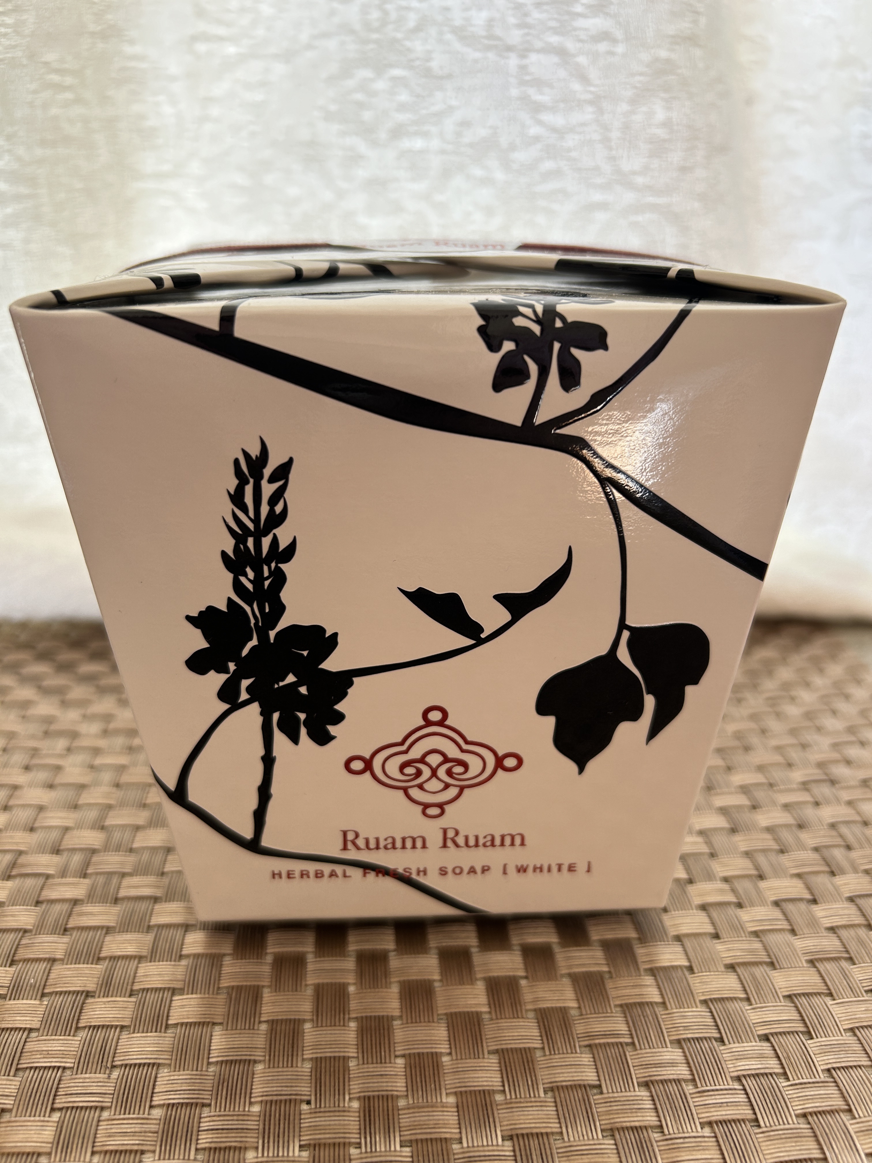 Ruam Ruam 生せっけん ポット [ホワイト] オリジナルのクチコミ「見た目もオシャレでプレゼントにもオススメ🎶
生せっけん🧼✨


【概要】
○Ruam Ruam.....」（1枚目）