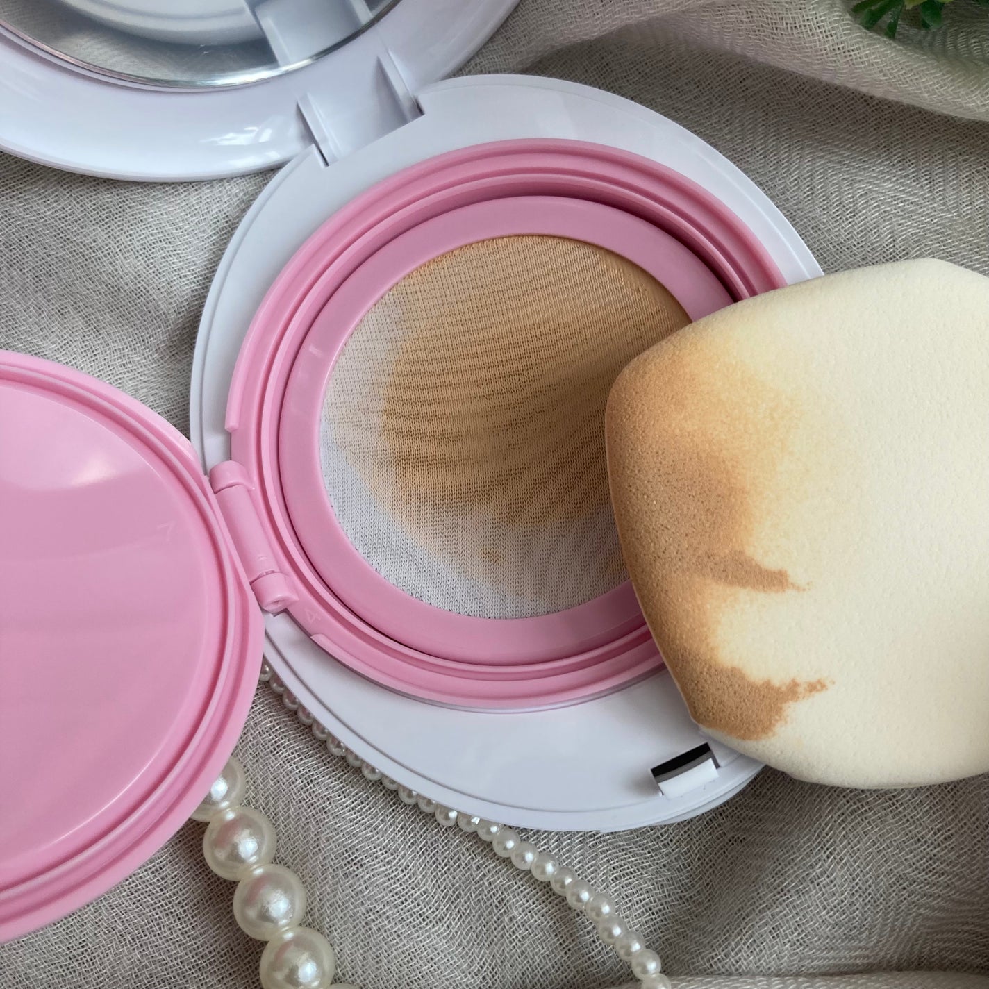 デューイーメッシュファンデーション/ASUNE /クッションファンデーションを使ったクチコミ(5枚目)