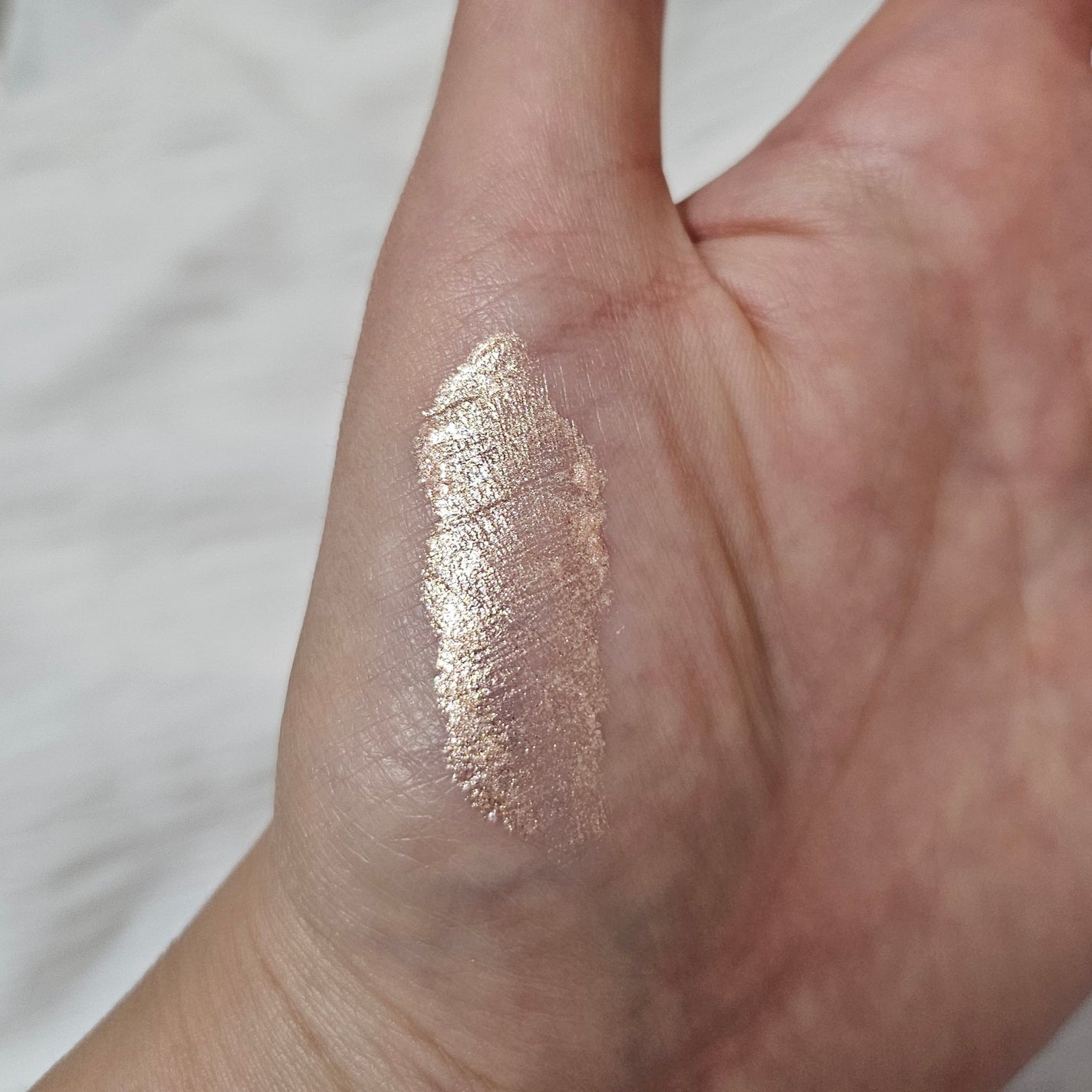 ダズルシャドウ リキッド/M・A・C/リキッドアイシャドウを使ったクチコミ(2枚目)