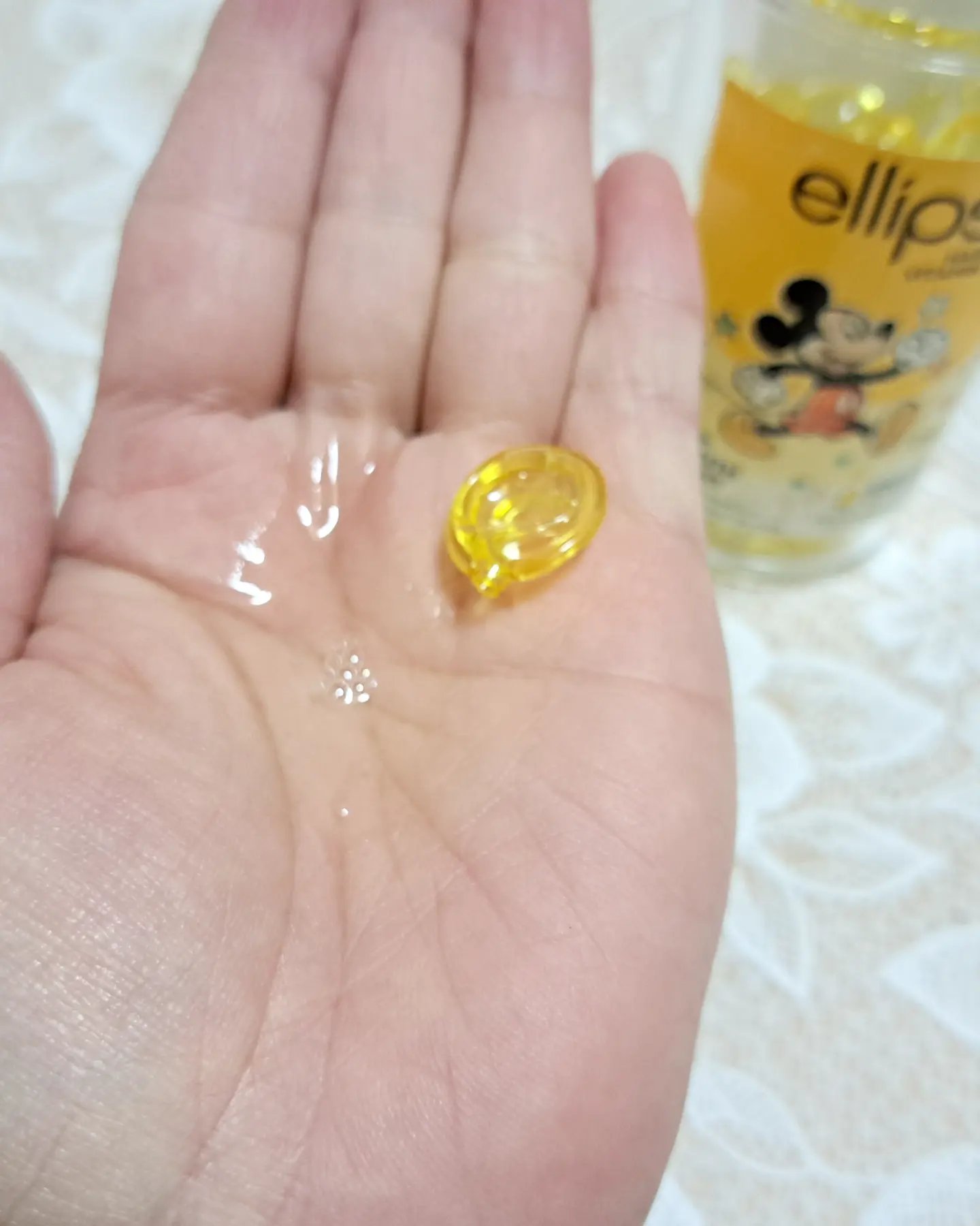 【ディズニー限定デザイン】ellips（エリップス）ヘアオイル ボトルタイプ30粒 (イエロー/トロピカルフルーツの香り)ミッキー/ellips/ヘアケア・スタイリングを使ったクチコミ（3枚目）