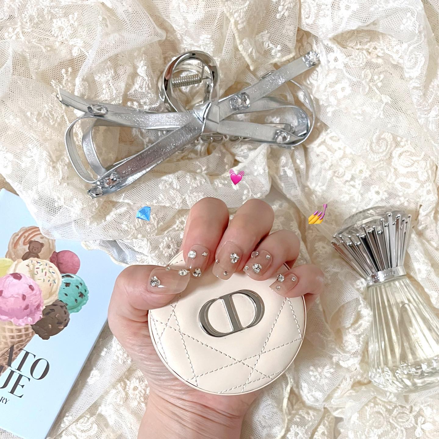 ✨️ 𝕜𝕚𝕣𝕒𝕜𝕚𝕣𝕒✨️

.
.

きらきらのビジューがすき♡♡

.
.
.
#デパコス
#jillstuartbeauty 
 #ネイル 
#nail 
#ネイルデザイン 
#ネイルチップ
#フレンチガーリー 
 #