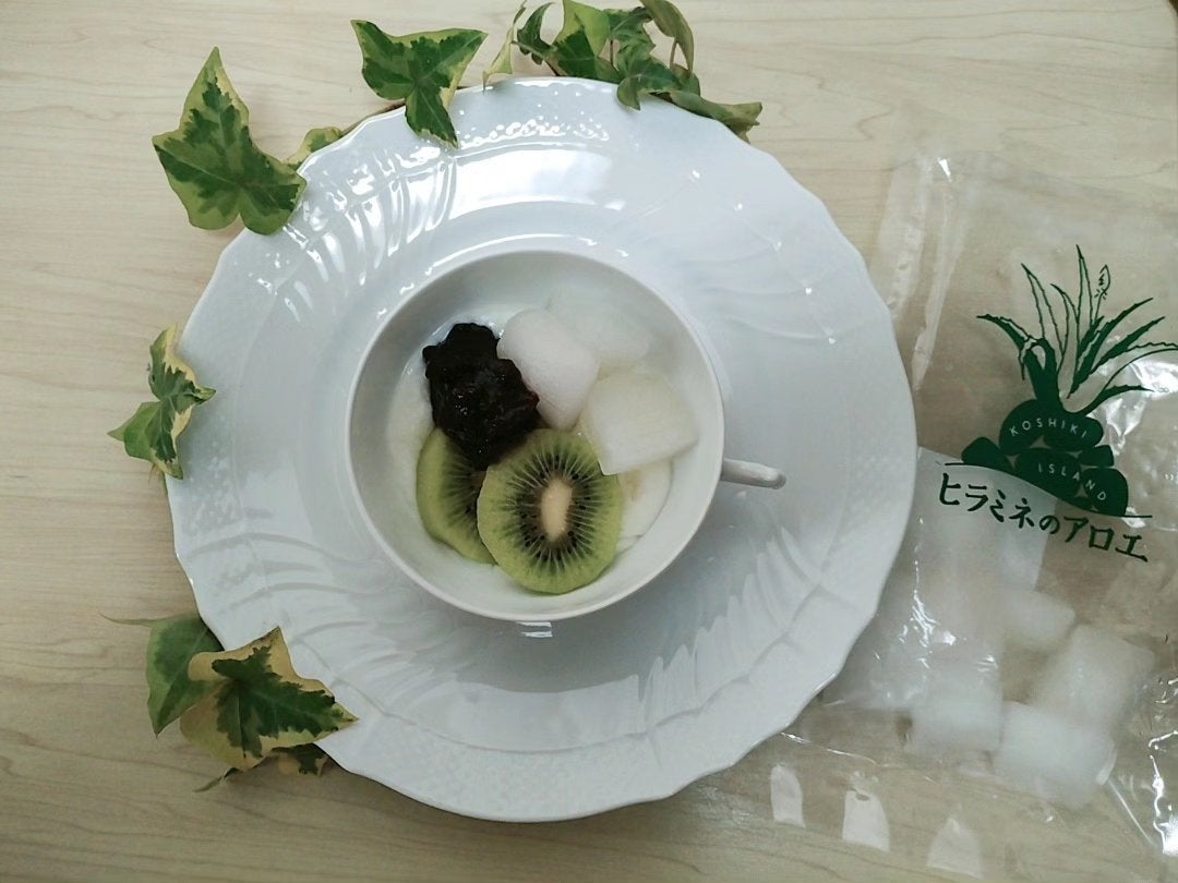 mcgroupakiko on LIPS 「外食が続く日の朝はヨーグルトやスムージーで腸内をいたわっており..」(1枚目)