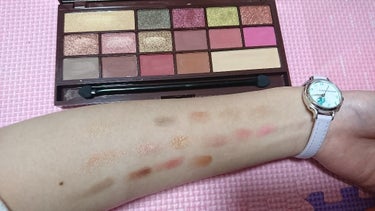 ミニチョコレートアイシャドウパレット ローズゴールド/MAKEUP REVOLUTION/アイシャドウパレットを使ったクチコミ（3枚目）